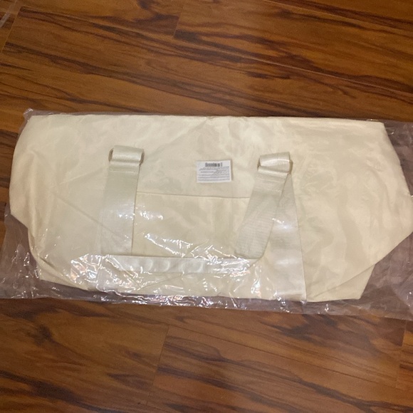 NWT Alfami Weekender in ivory by Rachel Zoe - Picture 3 of 6